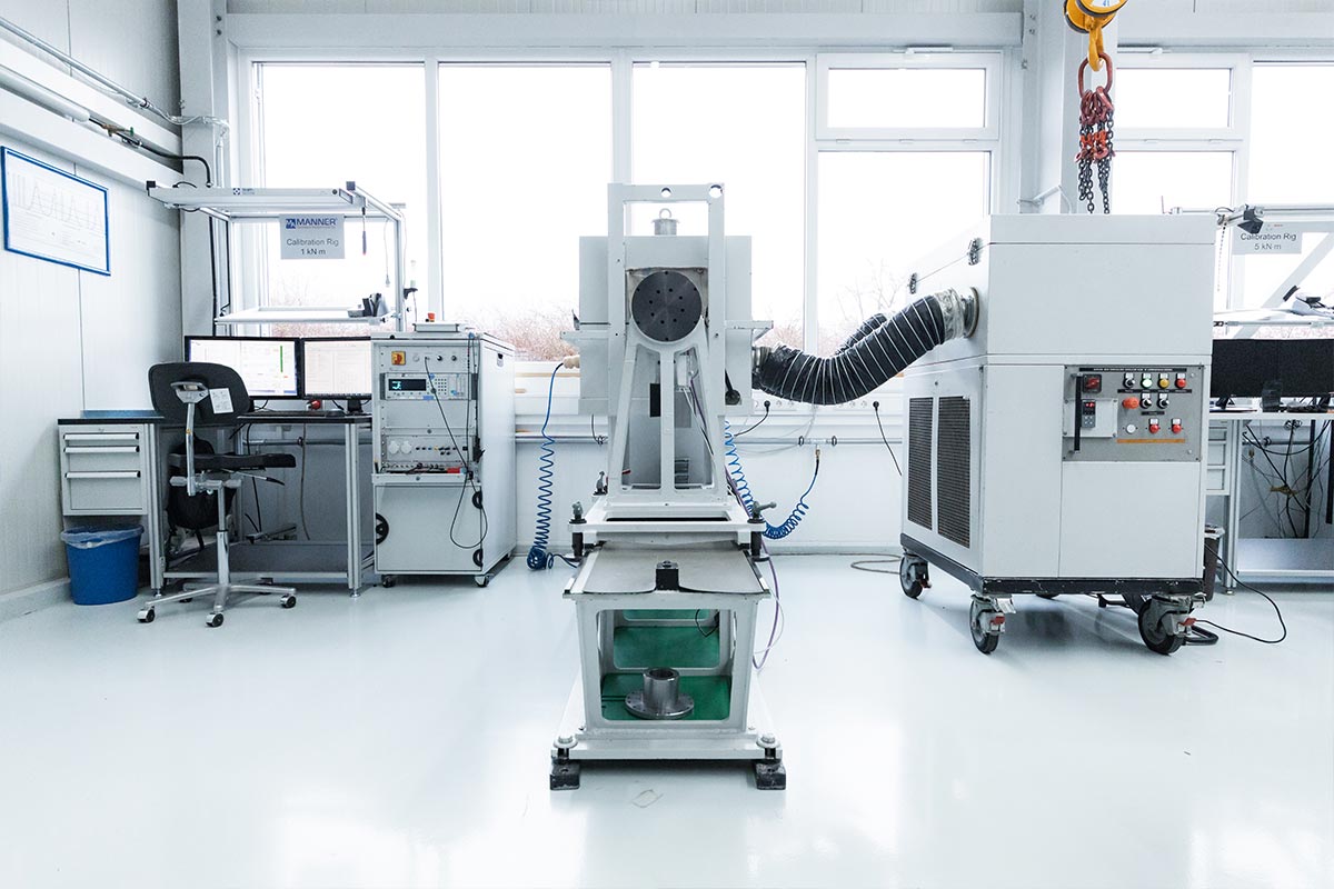 Calibration laboratory for DAkkS and factory calibrations MANNER